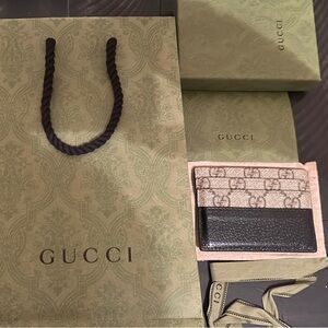Authentic Gucci card holder!!